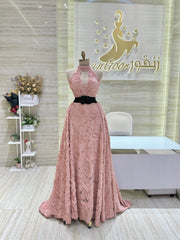 Elegant dress suitable for galas, parties, or special events.